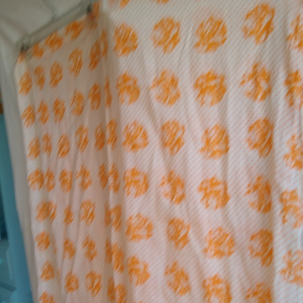 NWOT large 100% cotton scarf/wrap made in India - orange floral-dot unisex - Picture 6 of 8